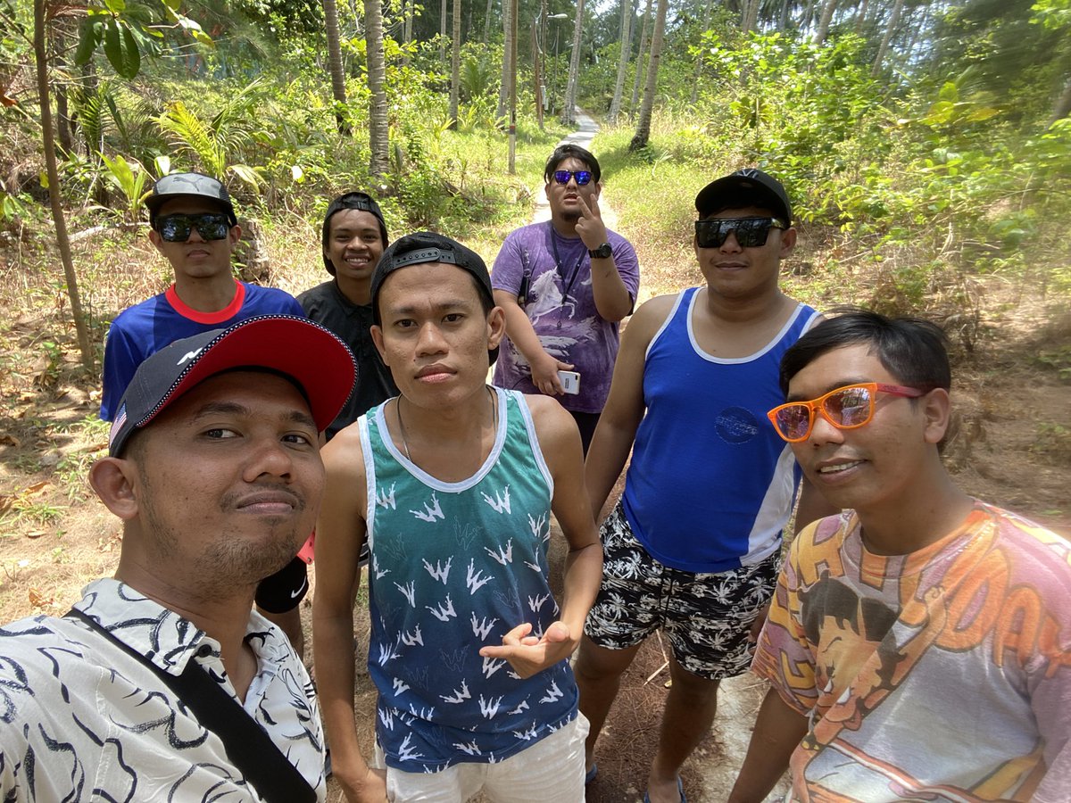 iamfauzi33's tweet photo. escaped to island is always a good idea . #pulaubesar https://t.co/TNgDXT9Ju4