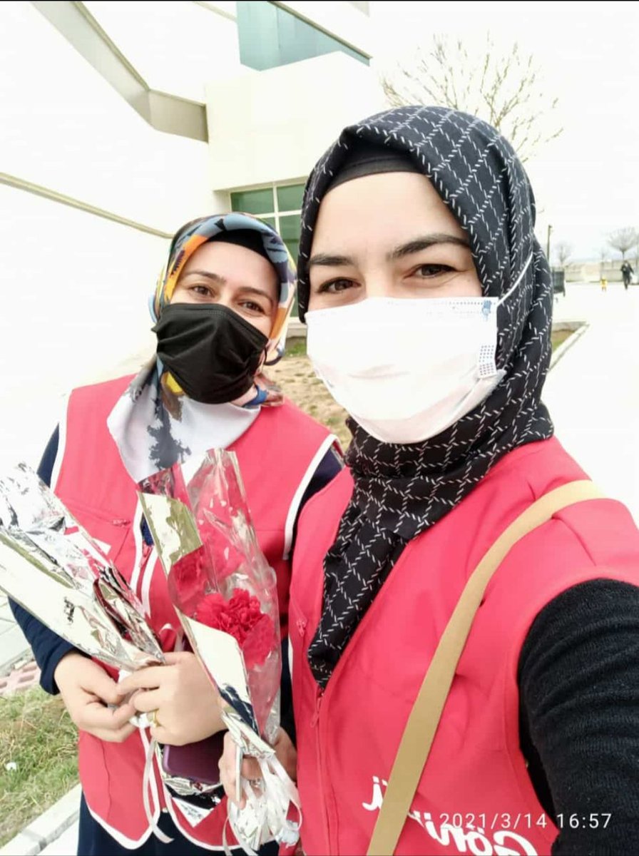 Medine_kon61337's tweet photo. Tarihin her safhasında her zaman ön saflarda olan özellikle salgın ve pandemi döneminde canlarını dişlerine katan, ailelerinden, canlarindan fedakarlik eden doktor, hemşire, hasta bakıcı, sekreter, bütün sağlık çalışanlarının tıp bayramı kutlu olsun.
#14MartTıpBayramı https://t.co/9vVu07eIrD