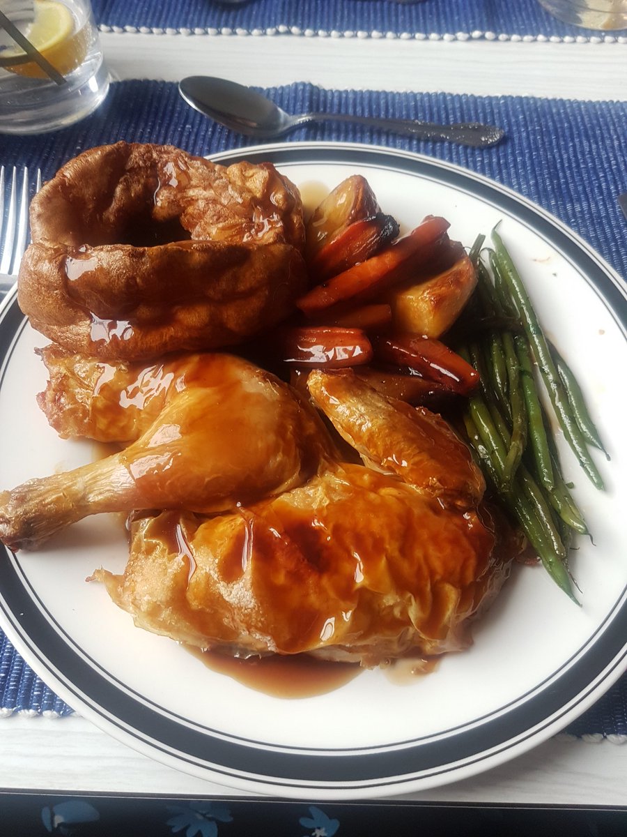 Just had the most amazing 3 course meal from <a href="/TheForestersHW/">The Foresters Arms</a> tempura prawns, roast chicken and chocolate brownie. Highly recommended! Thanks <a href="/baxterbasics69/">chris baxter</a>