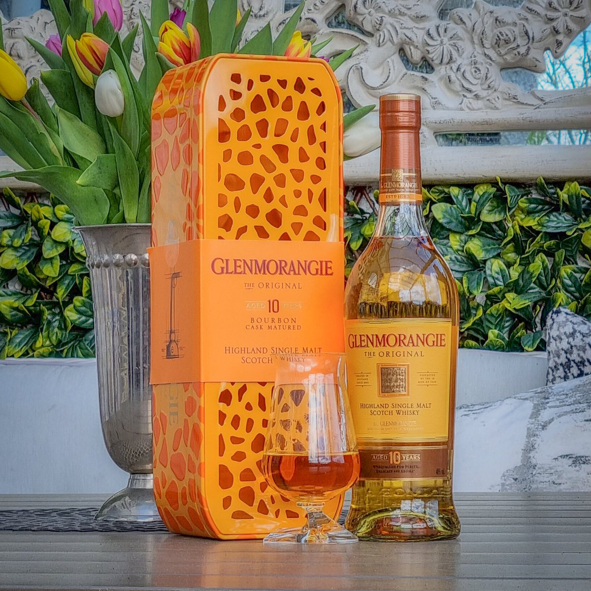 Glenmorangie 10year old is my tipple for this evening. Honey, almonds and a floral finish. Very very nice. #glenmorangie #scotchwhisky #scotchwhiskyexperience #scotchwhiskies #glenmorangie10 #glenmorangiewhisky #whiskeylover #whisky #whiskylover #whiskylovers❤️