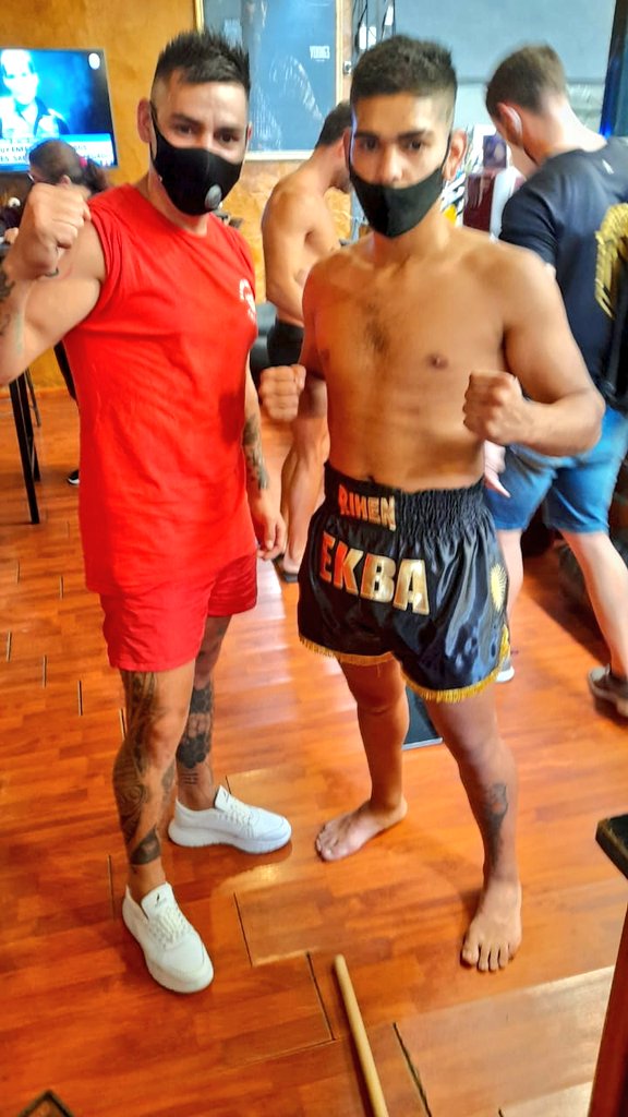 eugge85's tweet photo. Es hoy... 
Para mi ya ganaste...
A disfrutar de lo que les apasiona a los dos.
#TioSobrino
#AlumnoProfesor
#KingBoxing
#EkbaPehuajo
#EscuelaDeCampeones https://t.co/SFZiZDHZCa