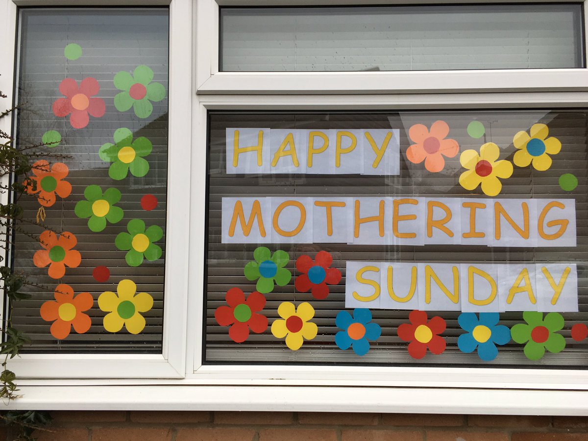 Sharing the love on Greenstead. Vicarage window brightens up a grey day! @bishcolchester @ruthiejp <a href="/StJohnsColch/">St John's Colchester</a>