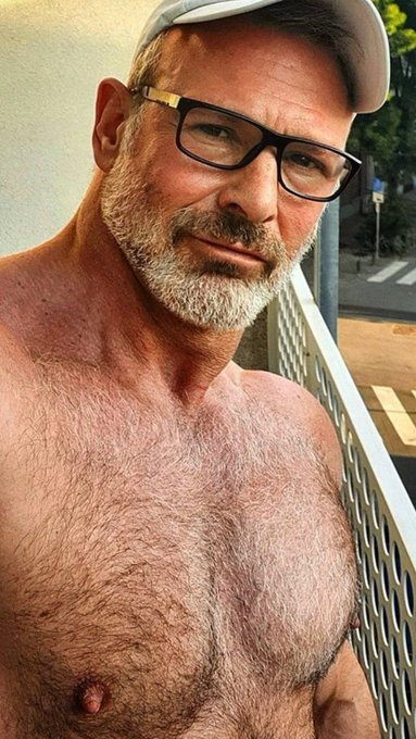 2 pic. ??Sunday???♂?#hairsome #hairychest #hairygay #hairyfan #scruff #beardedhomo #beard #hairymen #gay
