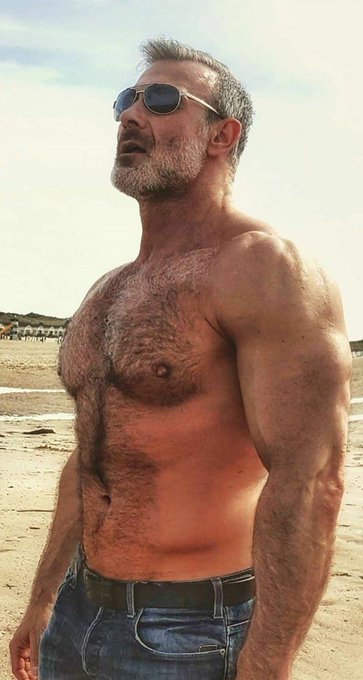 3 pic. ??Sunday???♂?#hairsome #hairychest #hairygay #hairyfan #scruff #beardedhomo #beard #hairymen #gay