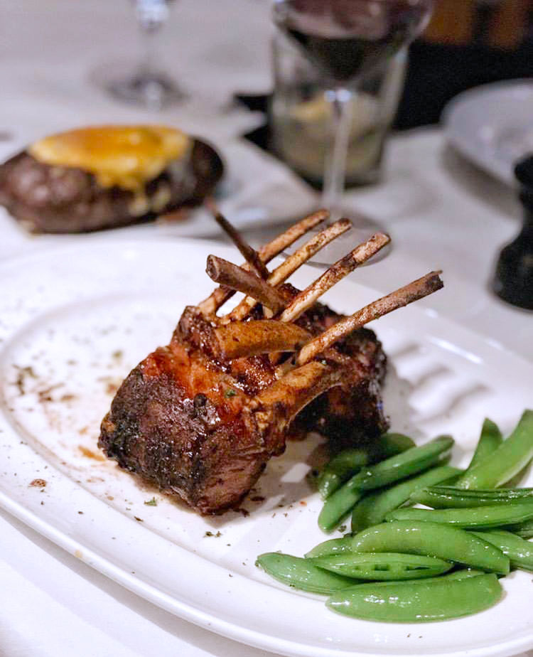 MastrosOfficial's tweet image. A fEaster like no other. Join us for your Easter celebration and enjoy a la carte dining with our prime steaks, succulent seafood, indulgent sides, and craft cocktails. Dining at home? Pre-order your Easter Family Dinner to-go. Make your reservation now. ms.spr.ly/6014VKzSo