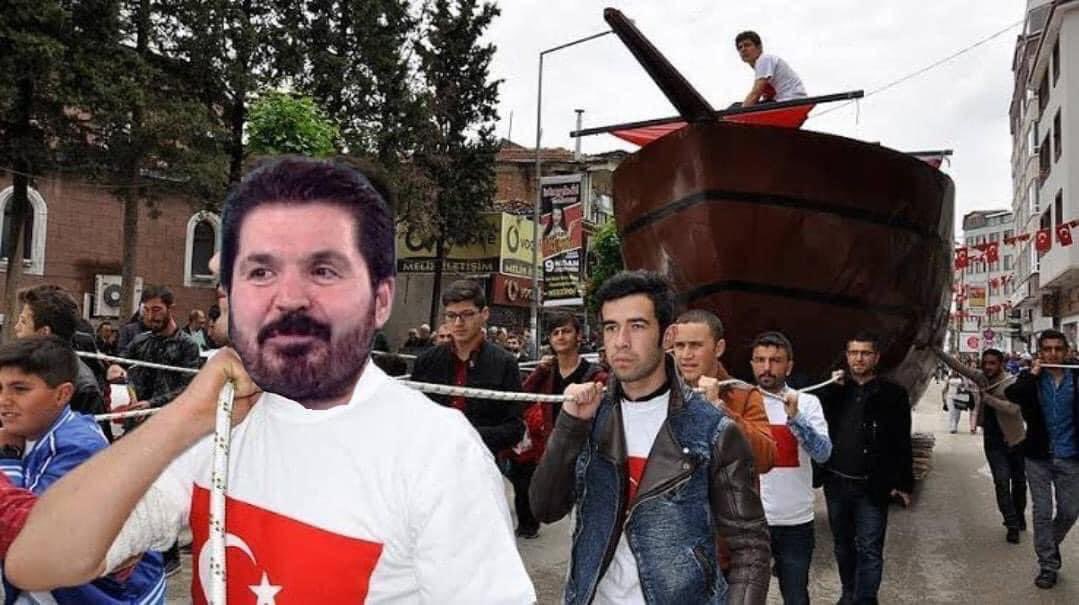 Lafla gemi yürümez..
#NuhunGemisiŞırnakta