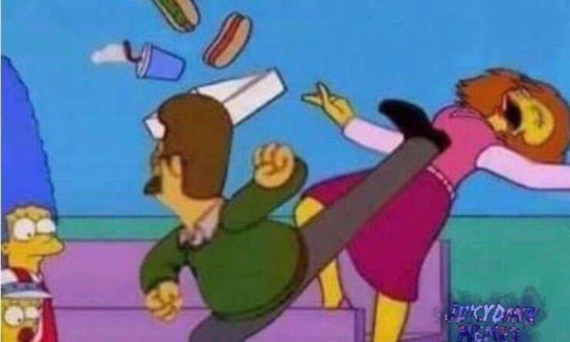 Cheedee's tweet image. "T'as faim mon chéri ? Je nous ai commandé un brunc-"