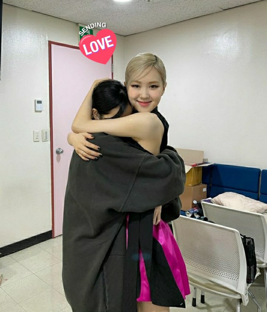 BeckFreen_CL's tweet photo. 💥 แจก
🔥 วันดีดี วันโซโล่ วันโชว์แฟน 🔥

💫 แจกบั้มไซส์ น้องแชง 1 บั้มค่ะ 
.. ง่ายๆรีอย่างเดียว สุ่มจากรี *** แจ้งพรุ่งนี้3ทุ่ม

#Chaelisa 
~♡เป็นแฟนที่ไม่ใช่แฝดค่ะ https://t.co/eWCp6rbAKP