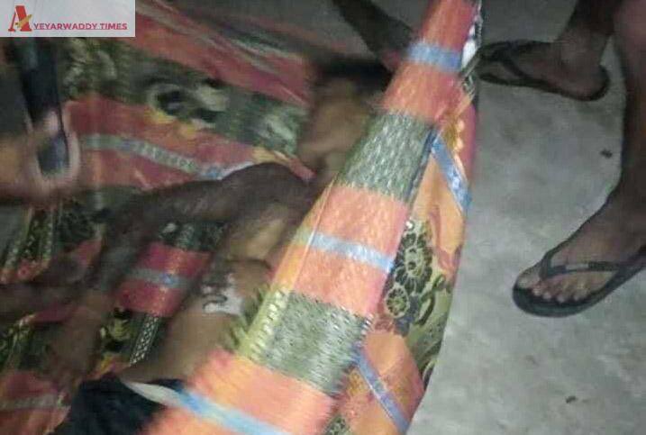 Tw//blood,death ! Pathein,One death ! Terrorists shot at people in the Night strike of Pathein with real bullets and one was died on the spot. Two are also Injured. 
#WhatsHappeningInMyanmar
#Mar14Coup #MilkTeaAlliance #OpCCP