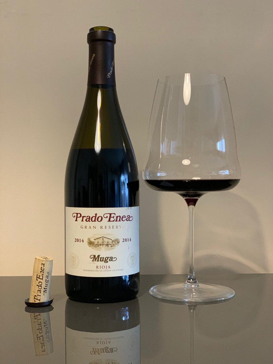 JelineKelinej's tweet image. Hace un año y hoy...y en ambas con lo que más quiero y estoy, estamos y tenemos salud que es lo único que importa...me alegra volver a lo urgente. Para todo lo demás mucho respeto y cariño. 
#FelizCumpleañosTodoElRato
#BitABit
Ojalá la vida fuera un dupleS de cerdos.