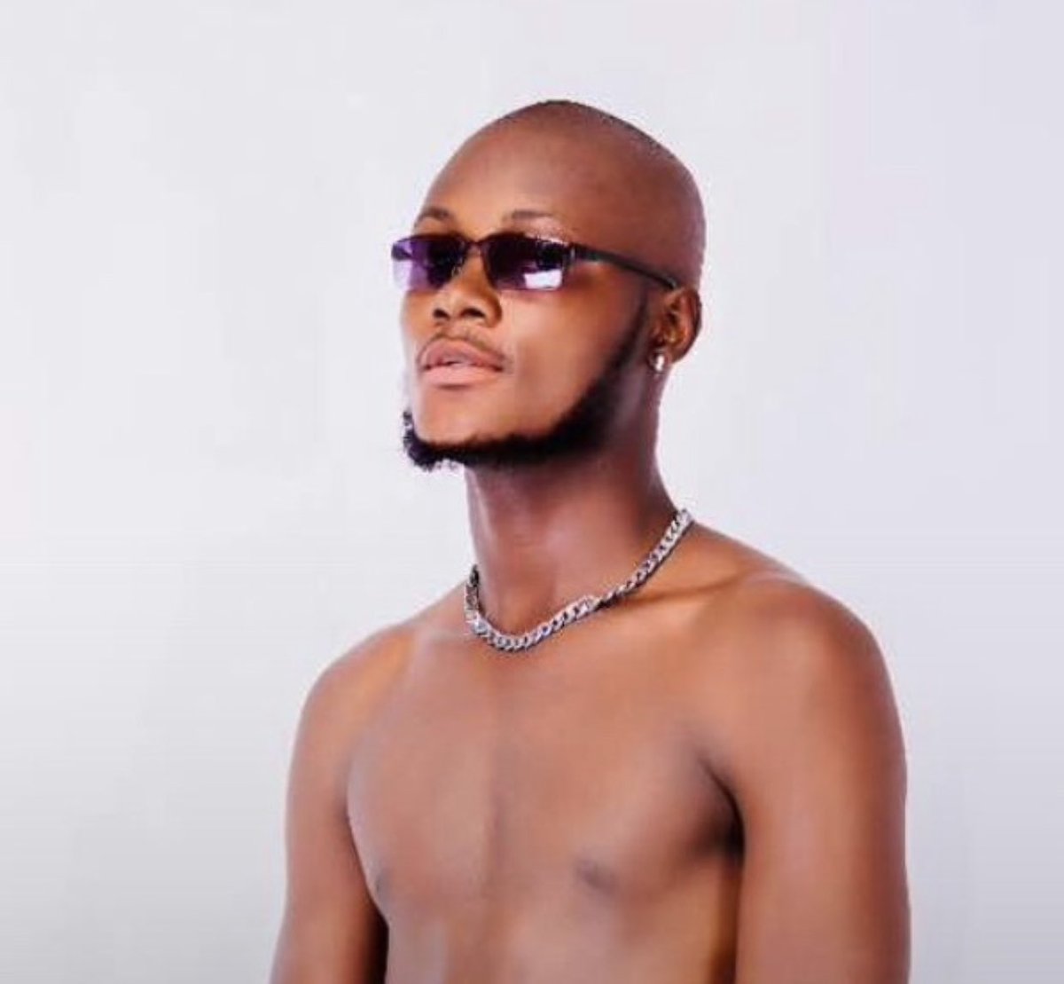 gambo_ii's tweet image. Low budget king Promise🤣