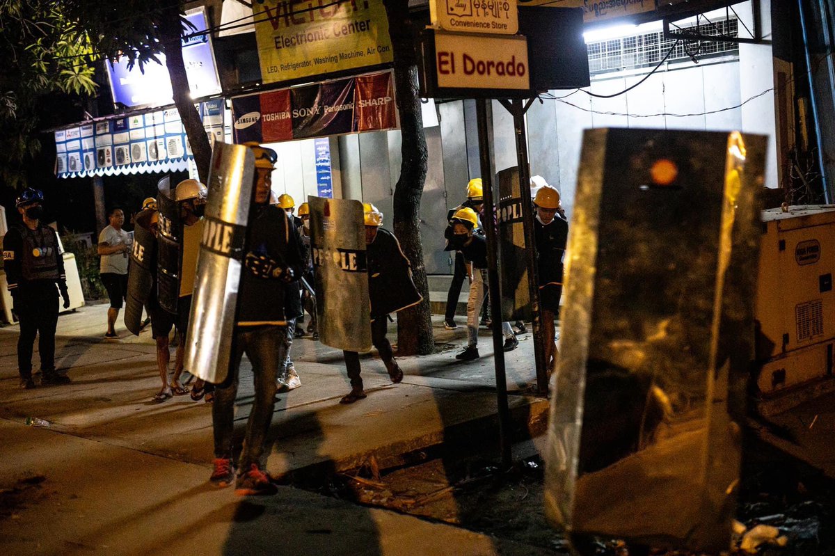 tw // blood // death 
Terrorists violently cracked down night strike in North Dagon using live ammunition. One male was shot dead. 
Source - BBC Burmese (confirmed 1hr ago)

LOCOMOTIVE XYZ
#WhatsHappeningInMyanmar
#Mar14Coup