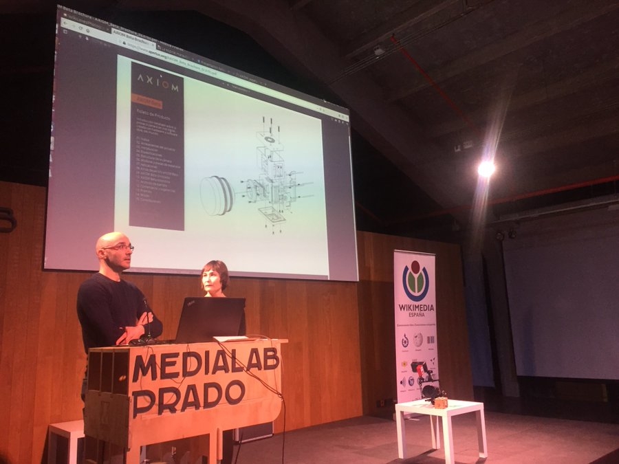 Un lugar impulsado por la ciudadanía, donde investigar, descubrir y compartir. Existe y se llama <a href="/MedialabPrado/">Medialab Prado</a>

Apoyamos el manifiesto en defensa de #medialab #prado

Recuerdo de #WikiLovesPhotography y curso <a href="/AXIOM_espana/">AXIOM_españa</a> sobre #AXIOMBeta

<a href="/SaveTheLab/">SaveTheLab</a> #wearethelab #savethelab