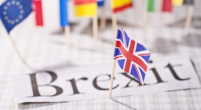 translogistic_'s tweet photo. Y es que el Brexit tiene muchas más implicaciones en la vida de muchos españoles de a pie de las que pensamos. De hecho, ya es para muchos compradores un dolor de cabeza.

https://t.co/bFKOtGrFb1 

⬆️ Brexit la pesadilla del online UK ⬆️ 

#translogistic #transporte #brexit #UK https://t.co/1dBmUc3wRw