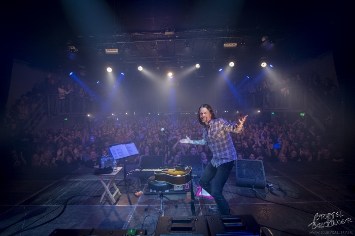 Pic of the day 💖
<a href="/MylesKennedy/">Myles Kennedy</a> in Amsterdam by <a href="/Cristel_Brouwer/">Cristel Brouwer</a> 
March 13 , 2018 
#MylesKennedy #YOTT