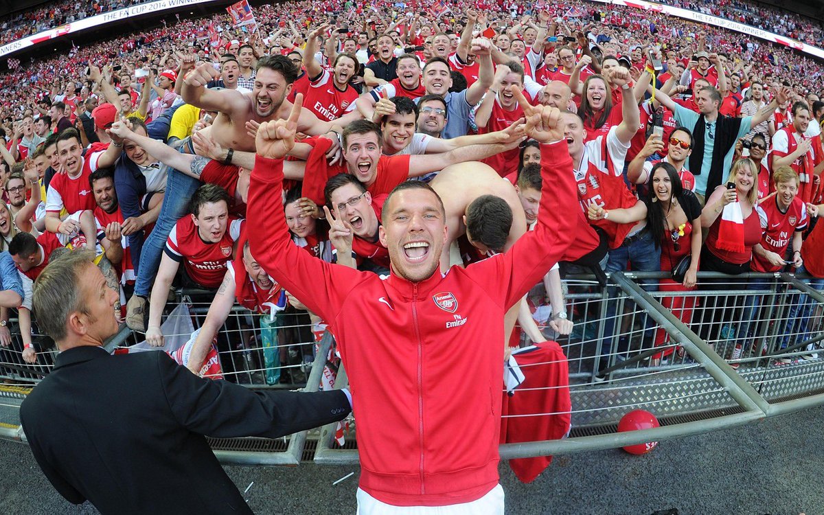 Lukas Podolski Com London Is Red Coyg Gunners Arsenal