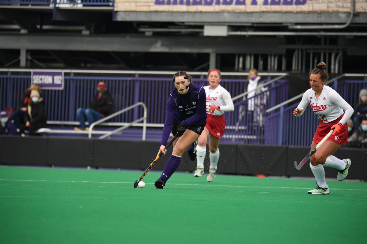 NUFHCats's tweet photo. Make it 4-0 Northwestern as @laurenfh21 scores her first collegiate goal on an NU corner. 

#B1GCats | #nufh https://t.co/pb4AnoJS9F