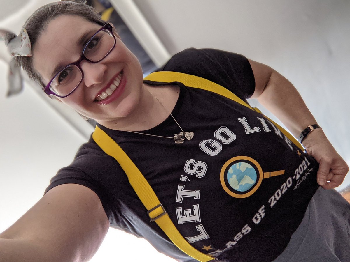 Best #MothersDay2021 present from my girls, a #LetsGoLive 'Class of 2020-2021' shirt from @maddiemoate at @Teemillstore 🥰 pic.twitter.com/2VlIJC7F9m