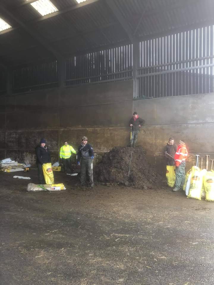 💥💥 Record Breaking Muck Haul!! 💥💥

A huge well done and thank you to everyone who helped with the Annual Muck Haul yesterday!

We smashed our previous record of 580 bags set in 2019 ..... by 1169 bags!
We raised a whopping £3,500, and couldn't have done it without you all!