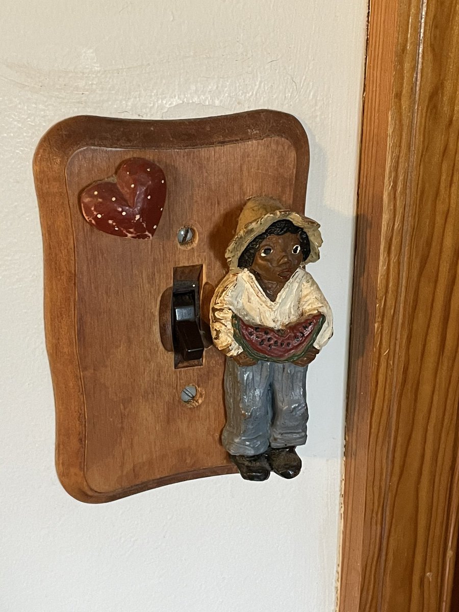DirectorPaulie's tweet photo. Me: trying not to buy a racist house in 2021...the house: https://t.co/NEr4TWcNDN