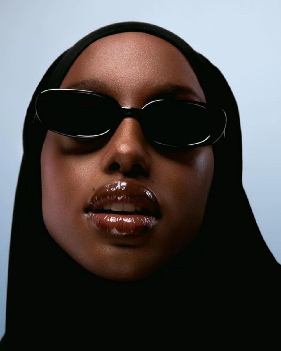 AfricaChannelTV's tweet photo. SERVING HONEY 💰
Swipe!
Photo @samiira.wali
Model @yasminemohamud
F ollow @africachanneltv
.
.
.
.
.
.
.
.
.
.
#africachanneltv #africanmodels #africanfashion #turbanstyles #melanin #melaninqueen #africanculture #africanbeauty https://t.co/tkMDAwcRIw