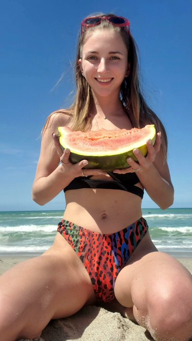 Beach babe 🍉 https://t.co/XdzDzSf6T7<a href="/tag/newprofilepic"class="tags"><span>#newprofilepic</span></a>