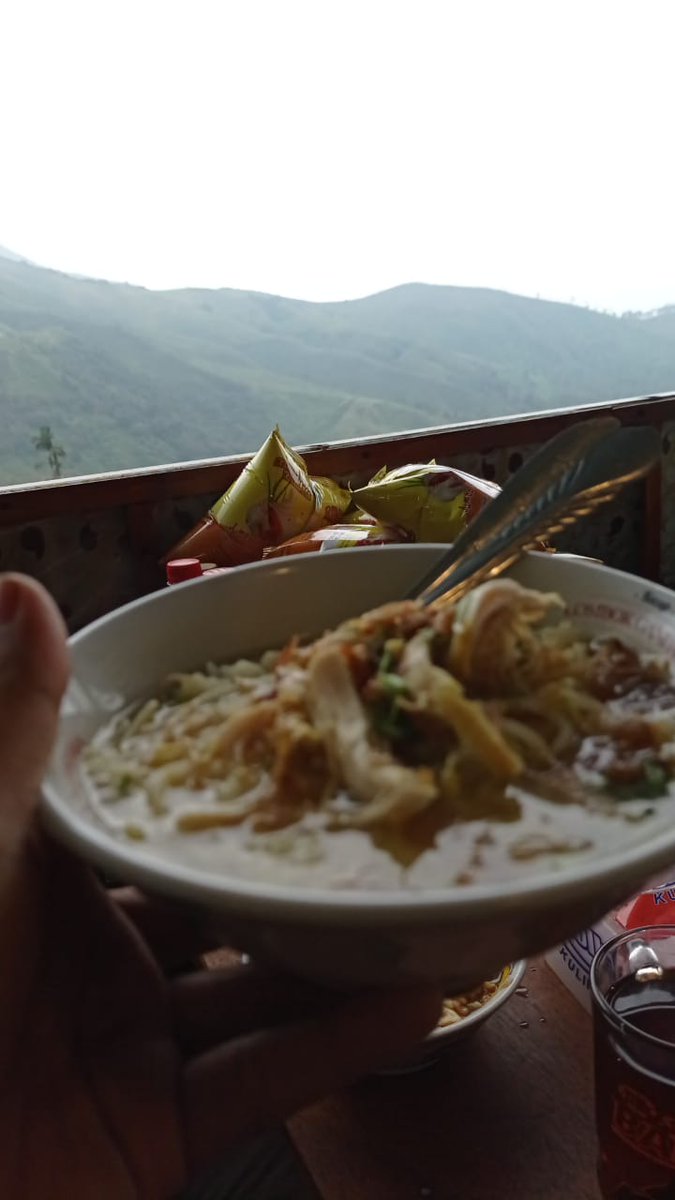 melandy's tweet photo. Jangan biarkan perutmu kosong 😀 https://t.co/h2J5oNikSm