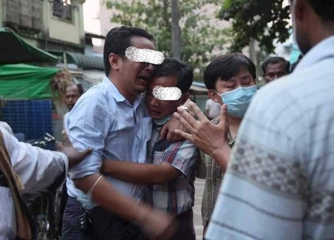 Springrevo_2021's tweet photo. Even the doctor and medical staff are crying miserably when the protester passed away on their hands. 
Yes . Another one just died while he was being treated for his gunshots injuries in Thingangyun, Yangon.

LOCOMOTIVE XYZ 

#Mar14Coup https://t.co/aKe8o70UOu