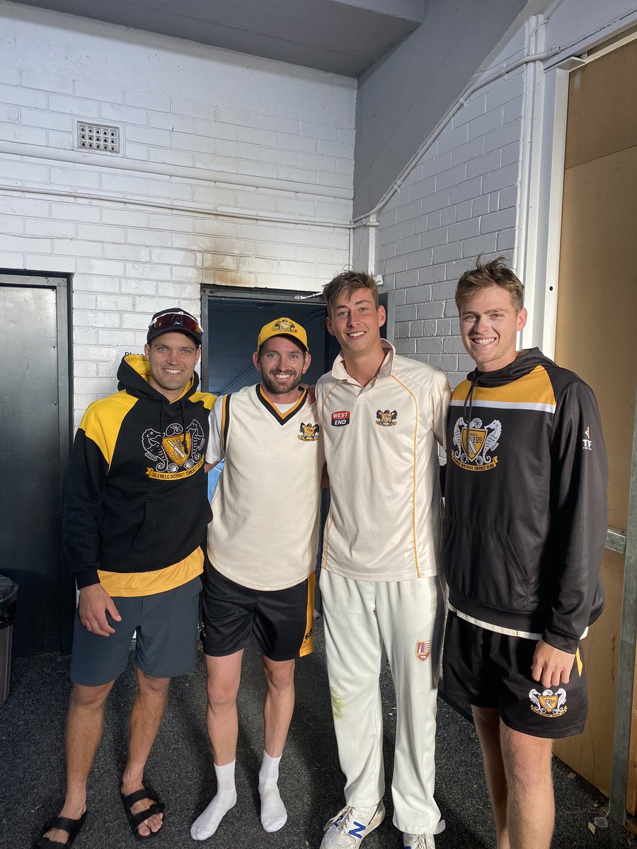 What an experience playing with these three legends! Finals here we come!🟡⚫️