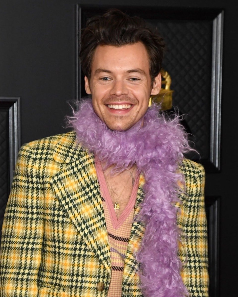 hstylescandid's tweet photo. Harry on the #GRAMMYs Red Carpet https://t.co/UNjHsge5H5