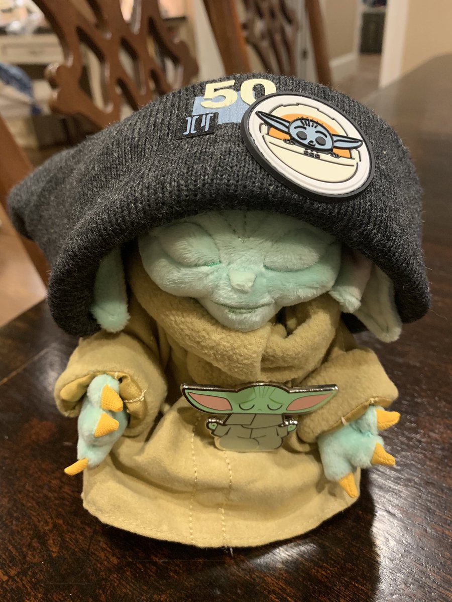 Chuck5ash's tweet photo. Baybe it’s cold outside #Grogu https://t.co/lrZA1womgC