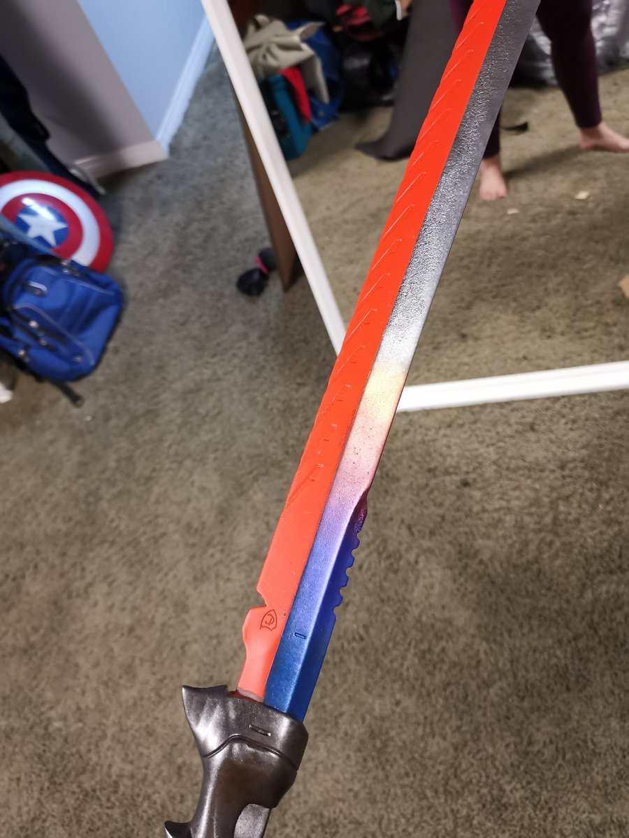 Ash_Dav_'s tweet photo. Spent my day doing a custom paint on my Quick fang from @Calimacil. Still need to do the handle but man am I happy with it.
The after and before below 👇 #larp #larpweapon #destiny #calimacil https://t.co/VaPZhJLtkl