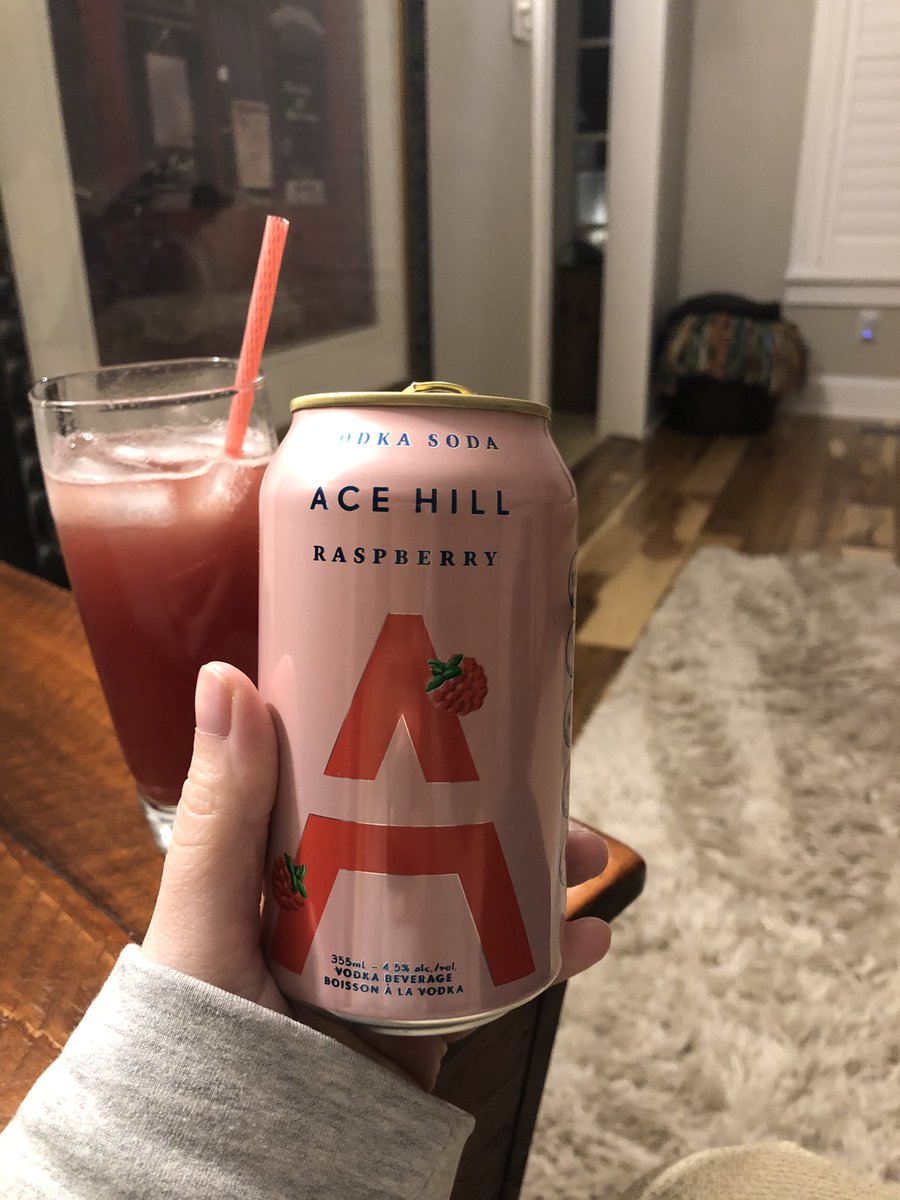 officialAlyOops's tweet photo. 100 calories never tasted so good. Wow! For a vodka soda, I’m impressed. @drinkacehill I know what I’m stocking the fridge with at my cottage in #Muskoka this summer! https://t.co/AsEckfXB5Q
