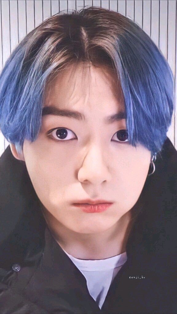 Vlt_07's tweet photo. #LightItUpBTS https://t.co/mPqJBqROKN