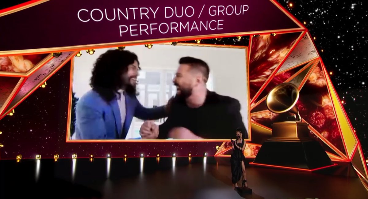 Congrats Best Country Duo/Group Performance winner - "10,000 HOURS" <a href="/DanAndShay/">Dan + Shay</a> &amp; <a href="/justinbieber/">Justin Bieber</a> ✨ #GRAMMYs 

WATCH NOW ⬇️––#GRAMMYPremiere 
grm.my/38EyHFx