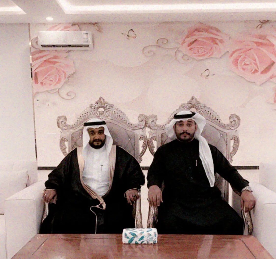 Alhuthifa_'s tweet photo. احتفل الأُستاذ علي بن حمدان العامري مساء اليوم بزفاف ابنه (ياسر) على ابنة الأُستاذ يحيى احمد الصوفي في حفل عائلي مختصر بخميس مشيط
تهانينا الصادقة 
الف الف مبروووكـ
بارك الله لهما وبارك عليهما وجمع بينهما في خير https://t.co/BzElu70r3z