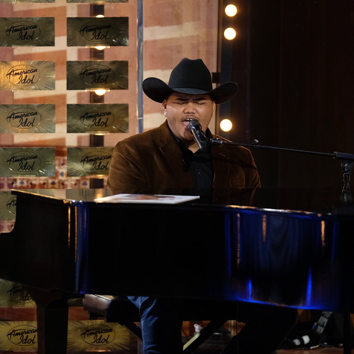 JacksonSnellin6's tweet photo. Hey y’all TONIGHT! Watch me audition for @americanidol at 8/7c on @abcnetwork. Who’s excited?! #AmericanIdol #Idoltonight #JacksonOnIdol https://t.co/FGkfHla3bZ