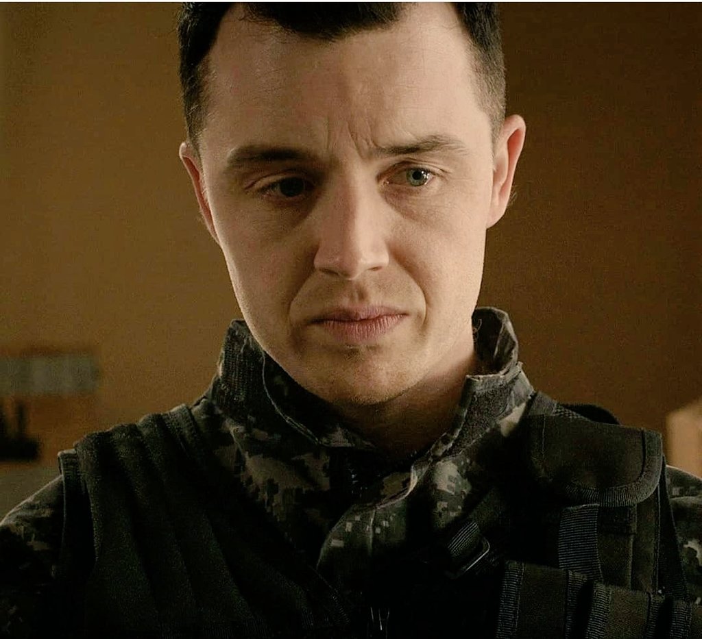 ileniadelsole's tweet photo. This man speaks with his eyes.
Give him a fuckin' Oscar. 
#Shameless #Gallavich #noelfisher https://t.co/lZzqoNpTeq