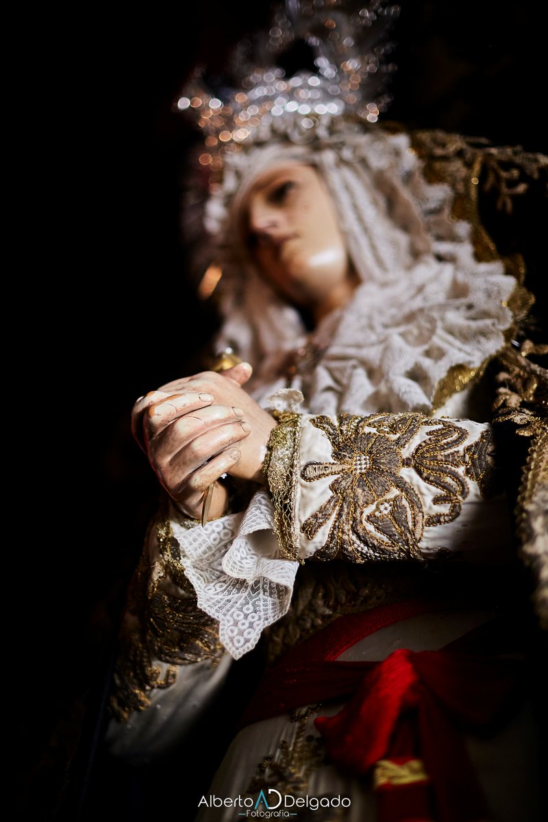 Agárrate al clavo, Soledad...

<a href="/HdadSoledad1564/">Hdad. Soledad Jerez</a> 

lamiradadepasion.blogspot.com