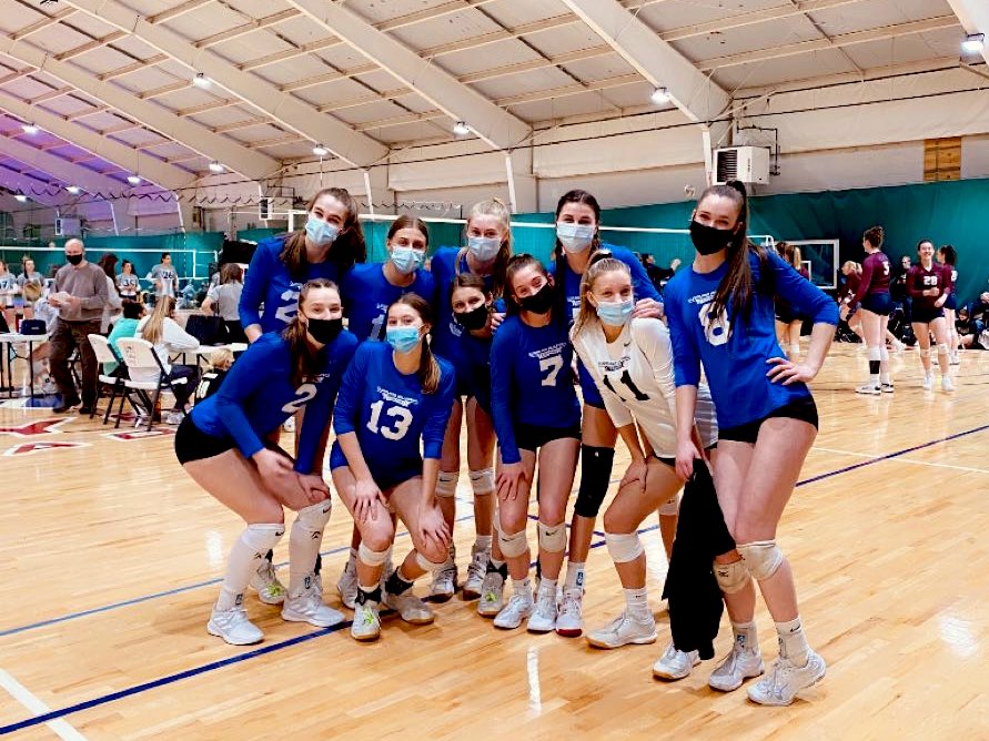 MakennaSchafer's tweet photo. The best group of girls🤍. Got that win. Can’t wait for the next tourney &amp; a chance to up the bid!! @CleVolleyballCo https://t.co/wZ1eUsQcNo