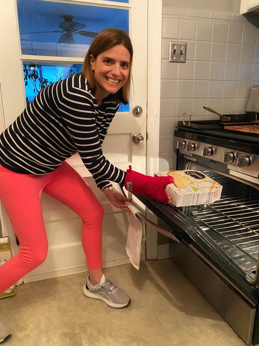 BelmontJennings's tweet photo. When I hear 3.14, my first thought is #interestrates, not geometry. (Not my cup of tea in high school!) Who made π for #PiDay2021? Who would rather discuss interest rates than bake? Thanks, @EdwardsDesserts for making this easy! #lawyermom #workingmom #advisormom #notimetocook https://t.co/Ca8fl6i74n
