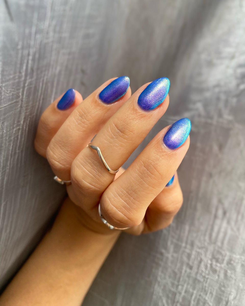 Wearing “Mercury’s Tears” by <a href="/livelovepolish/">Live Love Polish</a> on this lovely Sunday! Hope you’re all having a great weekend! 💙✨