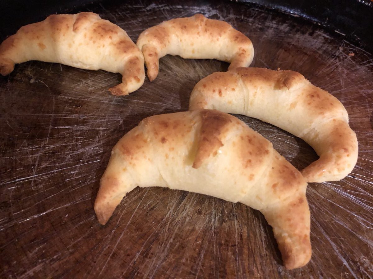 MaitiMat's tweet photo. Hice medialunas de chipa, venis a merendar? https://t.co/Gcg7Wd3Mww