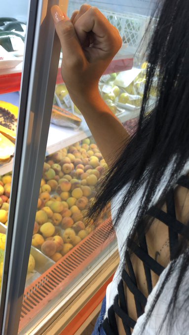 Haciendo compras, se me olvid&oacute; el sost&eacute;n 😳🤭 quien me puede traer uno 😌 yo se lo modelo🔥 lecher&iacute;a activa<a href="/tag/felizdomingo"class="tags"><span>#felizdomingo</span></a><a href="/tag/rt"class="tags"><span>#rt</span></a><a href="/tag/peru"class="tags"><span>#peru</span></a><a href="/tag/semanasanta"class="tags"><span>#semanasanta</span></a><a href="/tag/quedate"class="tags"><span>#quedate</span></a>