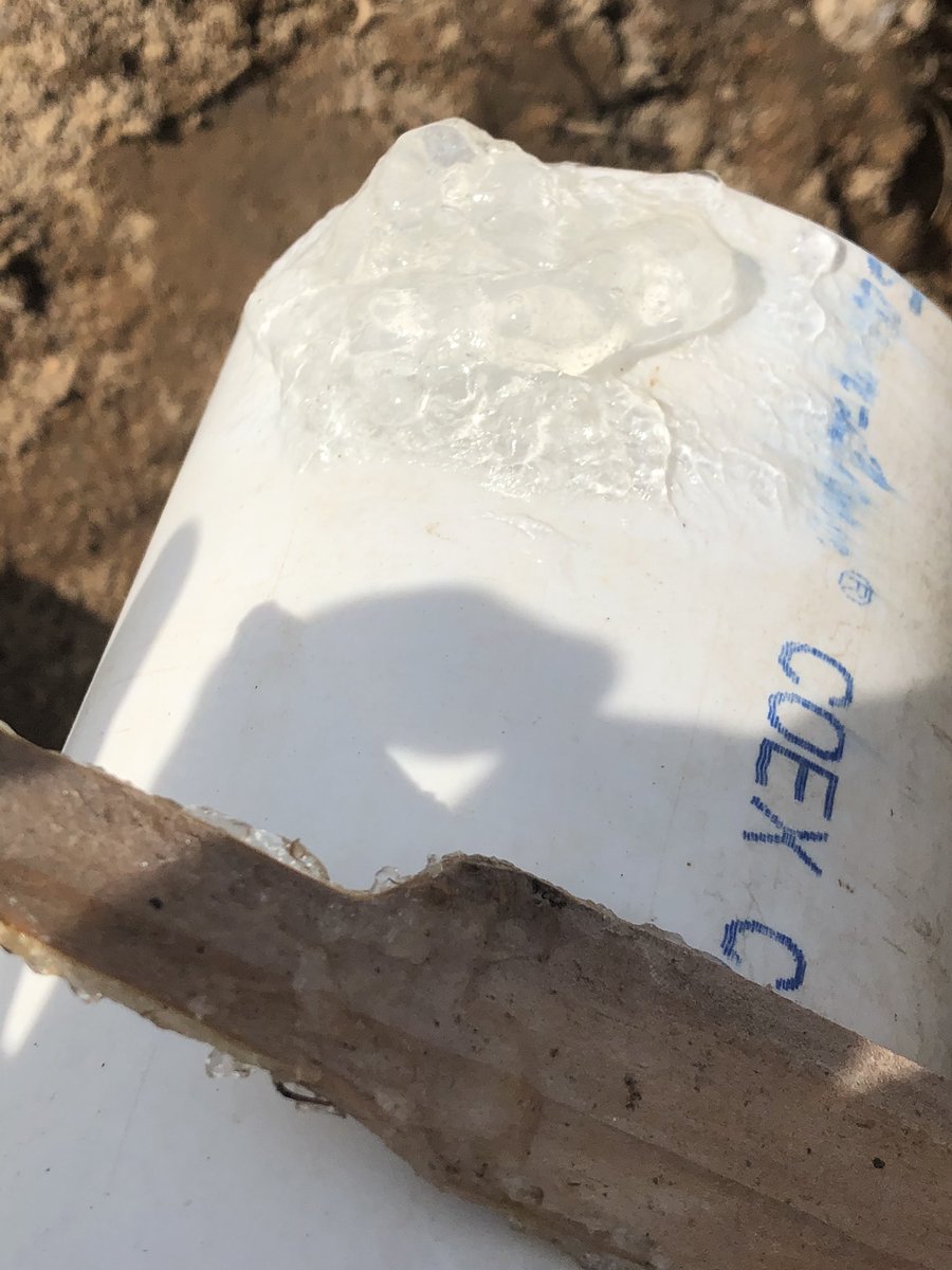 k9kayaks's tweet photo. When your #PVCCement is old a s clumpy but you dont want to drive 20min to the hardware store to get née 🤷🏼♂️ https://t.co/dCtGyGu8mC