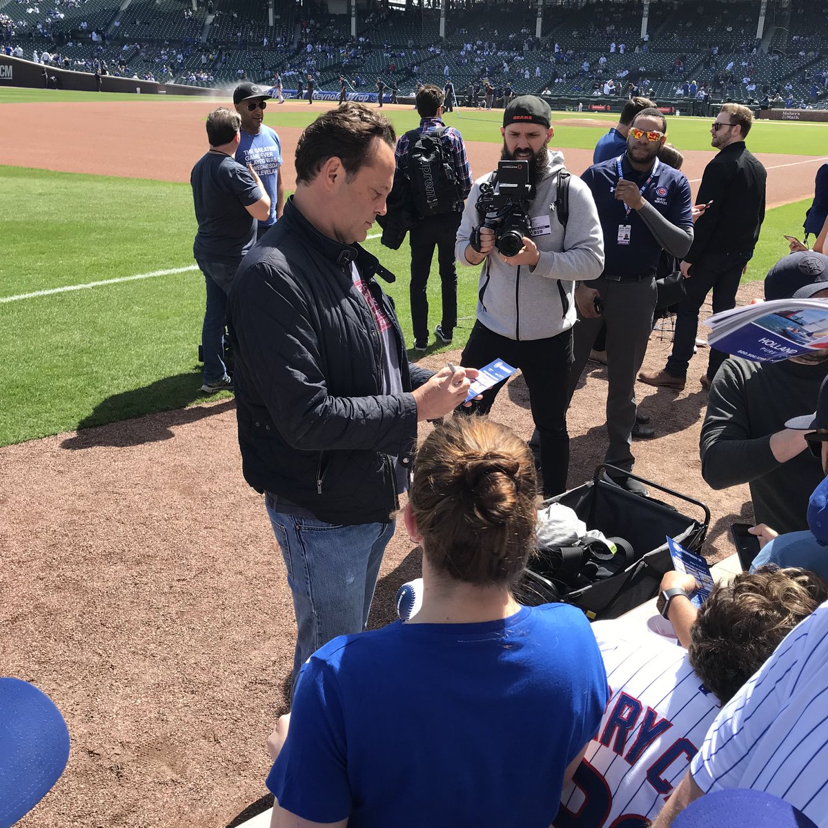 Nemceke's tweet photo. @WatchMarquee #cubsopeningday https://t.co/1BW1O7p1e8