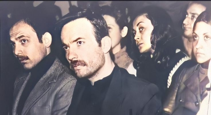 2uh4l's tweet photo. Onların bugün büyük görünen güçleri ve imkanları bizlere vız gelir. Onlar bir avuç, biz ise milyonlarız. Kaybedeceğimiz hiçbir şey yoktur ama kazanacağımız koca bir dünya vardır.
İyiki doğdun..
#mahirçayan https://t.co/Bkf9W6Apsz