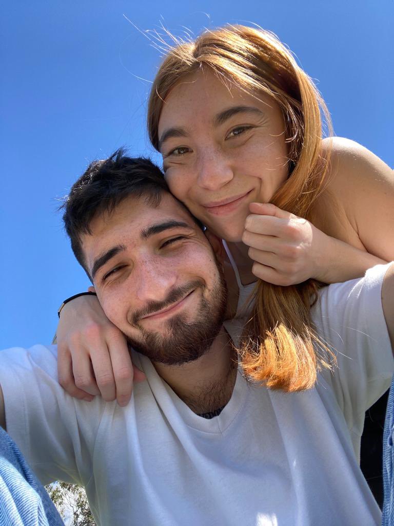 SauraRomero's tweet photo. Pin y pon, chinito y chinita. Mofletes todos yo. Compi-trueno hasta el final de los días ⚡️🧡 https://t.co/06KCpAO4fz