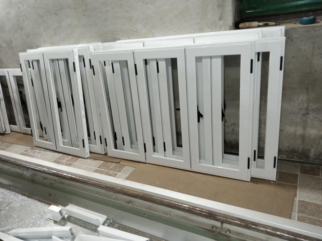 manyam_mathew's tweet photo. @davido My name is MANYAM MATHEW and I'm into aluminium windows and doors #soundproofwindows pls kindly retweet my client maybe on ur tL tank you 🙏 https://t.co/OhCGlMRHKW