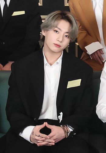 archiveforJK's tweet photo. HE LOOKS SO GOOD #JK https://t.co/HMw0hRGWKh